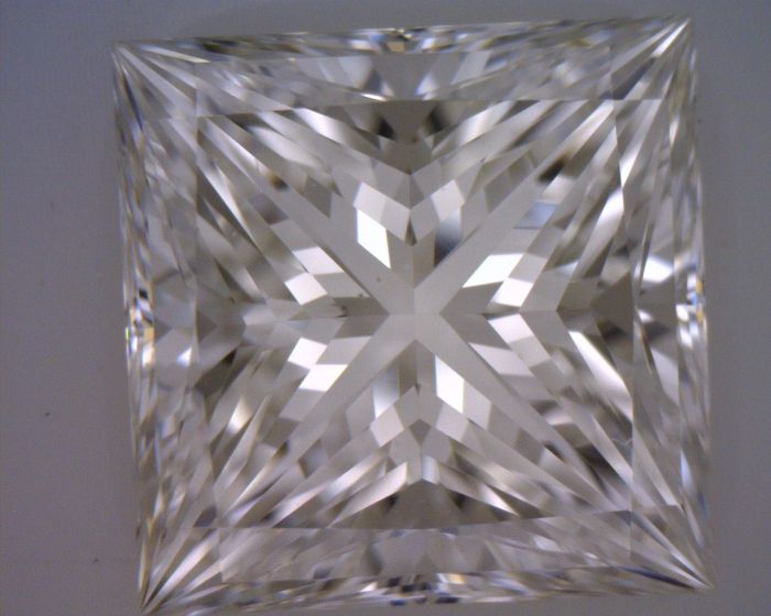 2211957225 - 3 carat  natural diamond