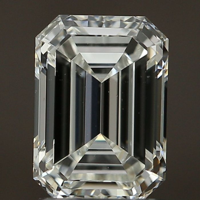 2456673082 - 1.5 carat  natural diamond