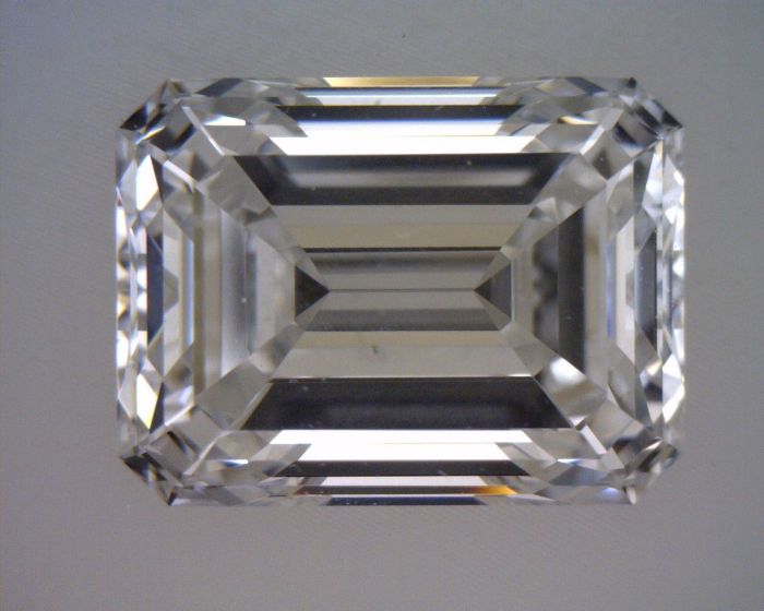 1385385803 - 2 carat  natural diamond
