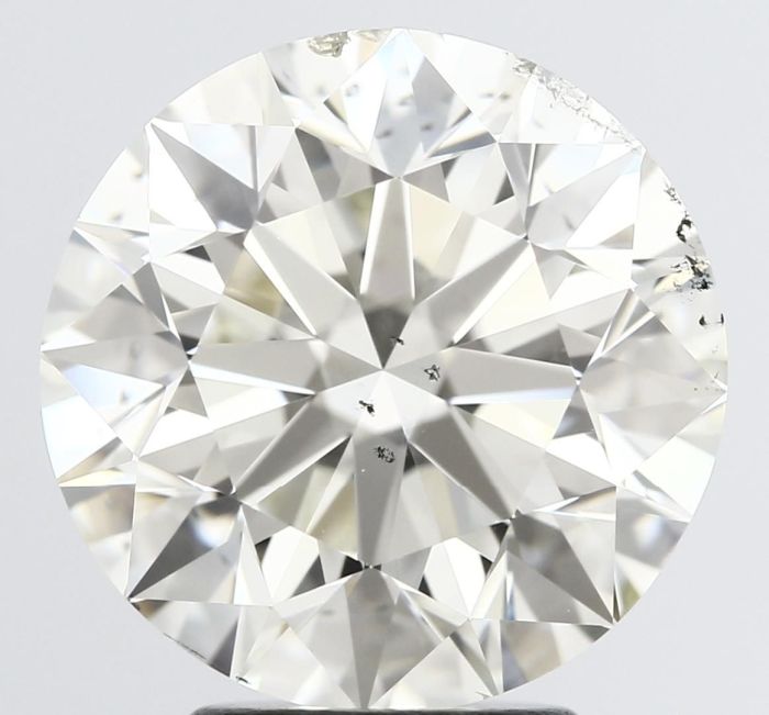 588362939 - 4 carat  natural diamond