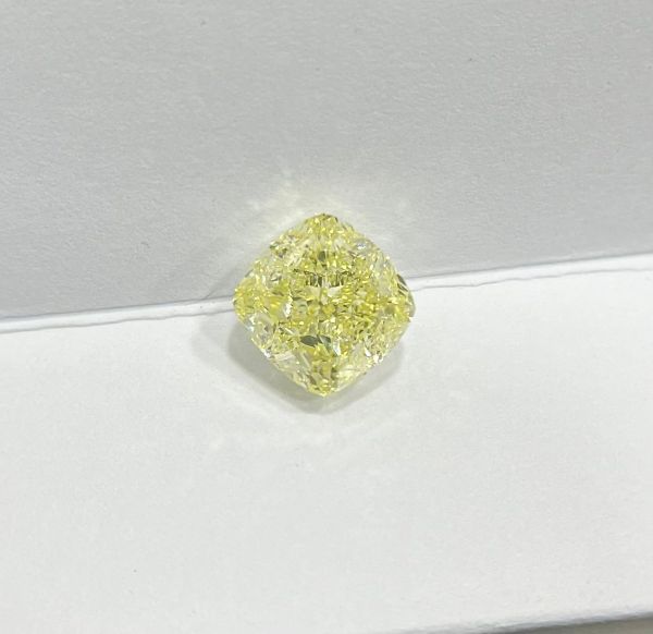 1453498571 - 4 carat  natural diamond