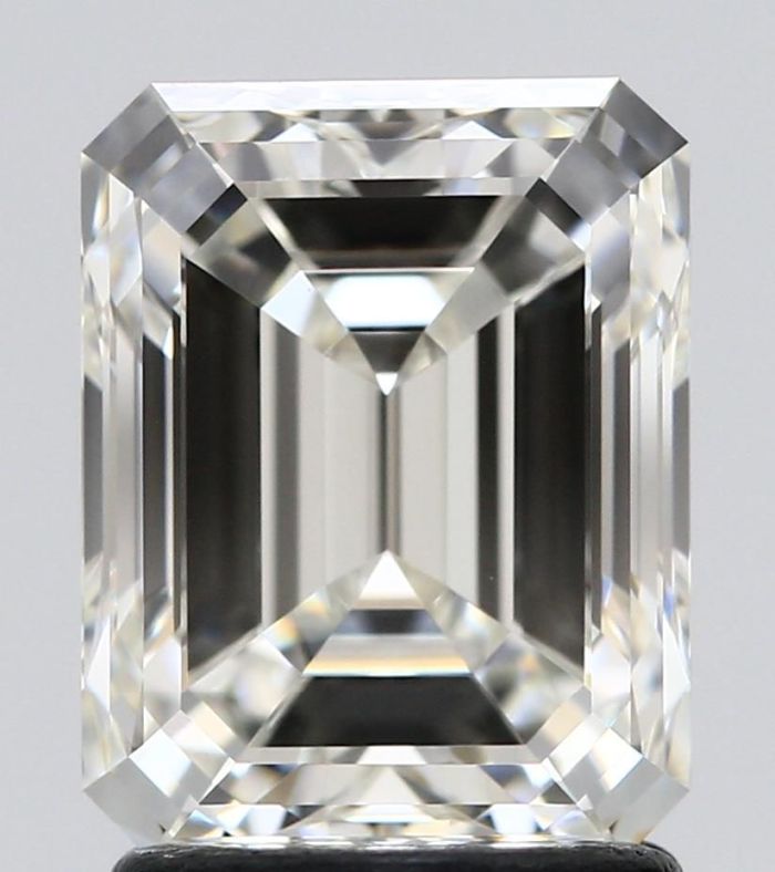 7383006081 - 2 carat  natural diamond