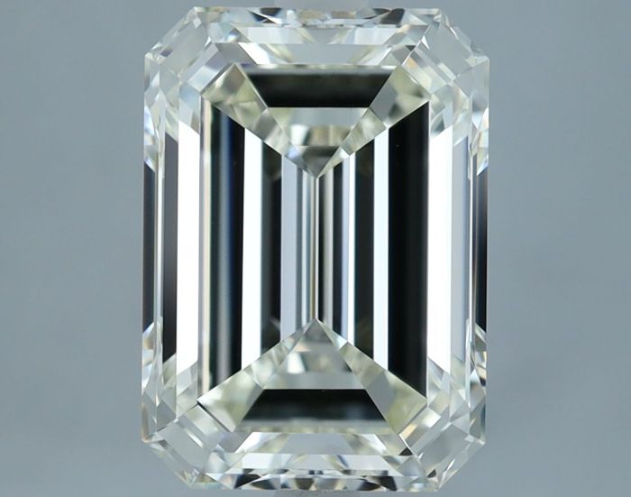 604391037 - 4 carat  natural diamond