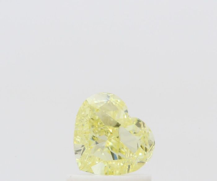 2448758750 - 1 carat  natural diamond