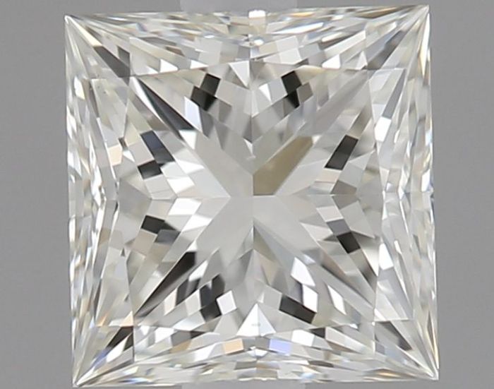 669430491 - 0.5 carat  natural diamond