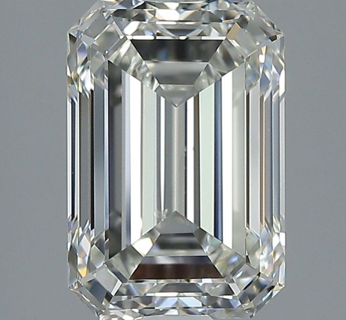 6223987999 - 2 carat  natural diamond