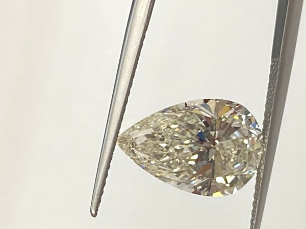 2215929554 - 5 carat  natural diamond