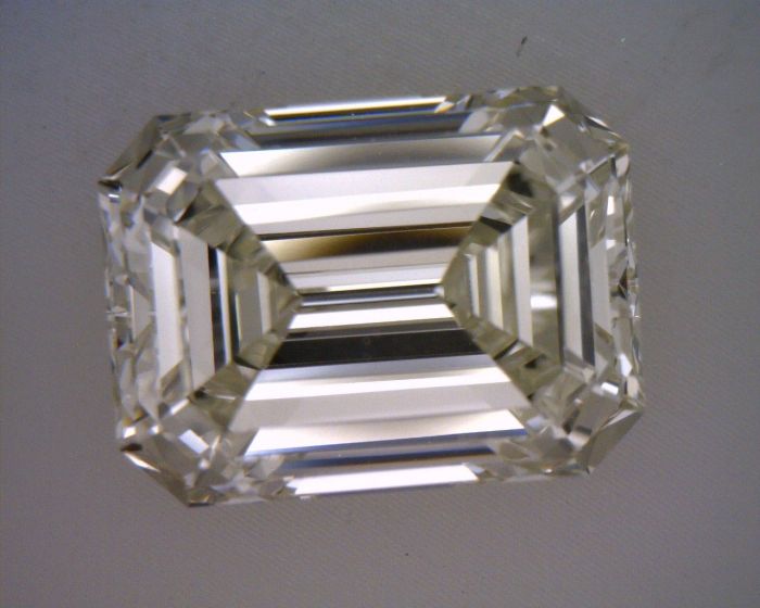 2225216691 - 1.5 carat  natural diamond