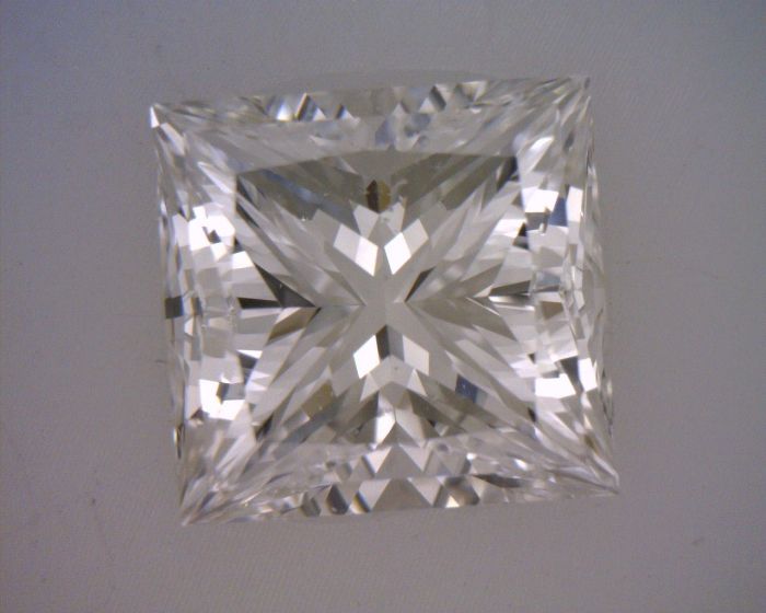 7228166136 - 1.5 carat  natural diamond