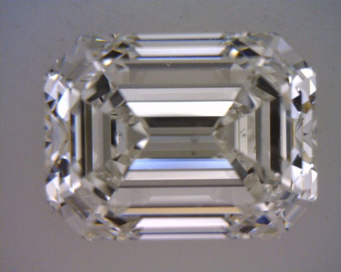 2416015960 - 2 carat  natural diamond