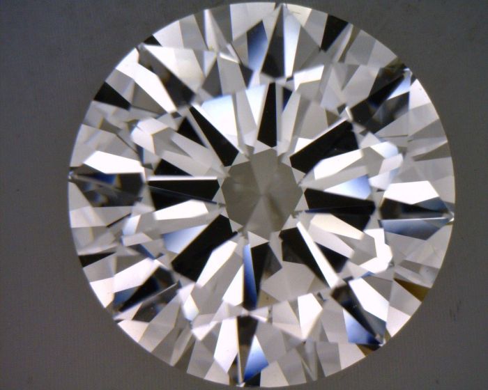 1413018529 - 3 carat  natural diamond