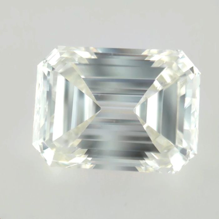 6237356751 - 5 carat  natural diamond