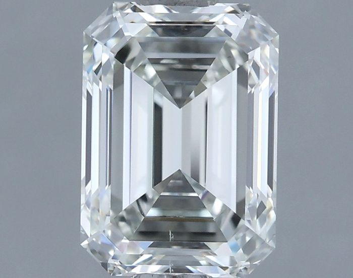 667428920 - 2 carat  natural diamond