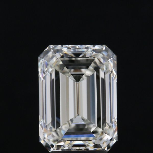 2225823755 - 4 carat  natural diamond