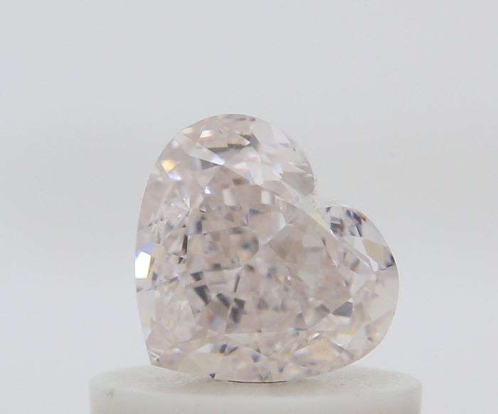 7458739684 - 0.5 carat  natural diamond