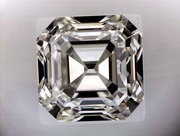 2201325791 - 3 carat  natural diamond