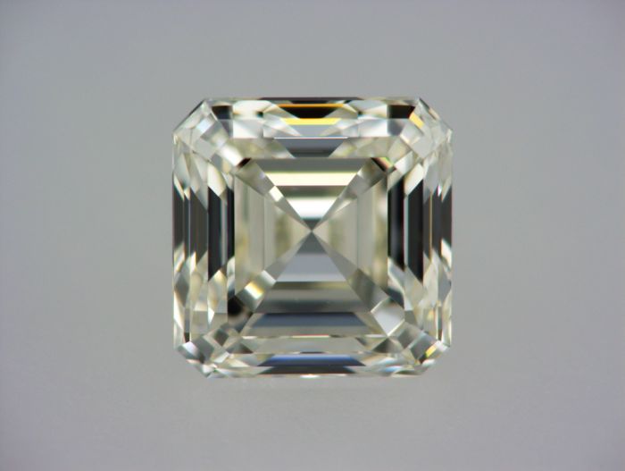 2213298031 - 1.5 carat  natural diamond