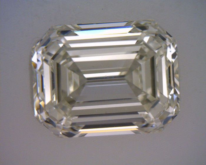 2244721481 - 2 carat  natural diamond