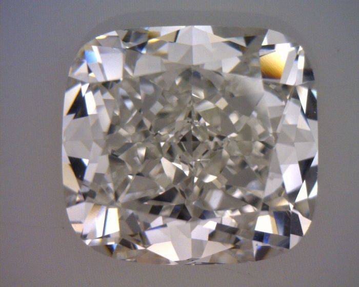2203325787 - 3 carat  natural diamond