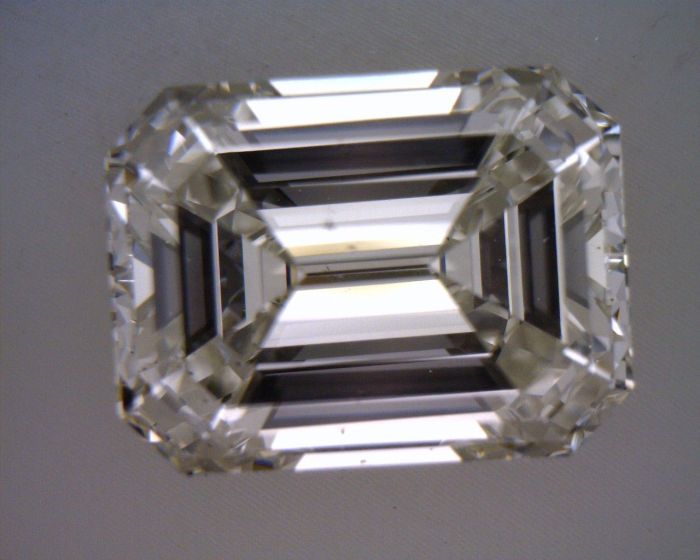 7416950278 - 2 carat  natural diamond