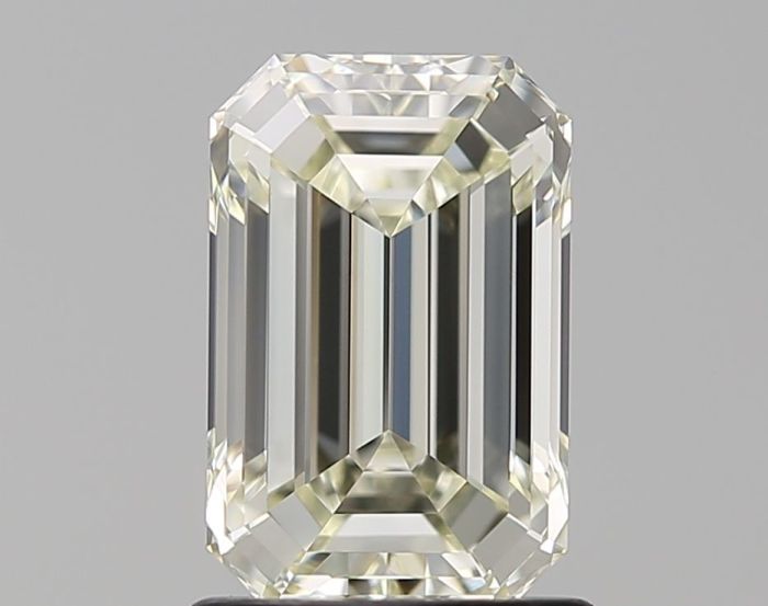 636437533 - 1.5 carat  natural diamond