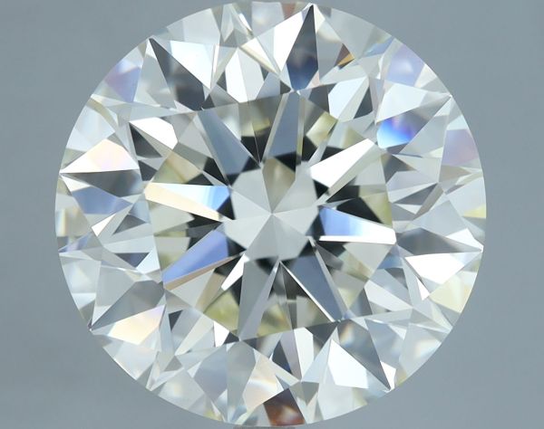 614304769 - 9 carat  natural diamond