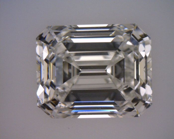2141486577 - 2 carat  natural diamond